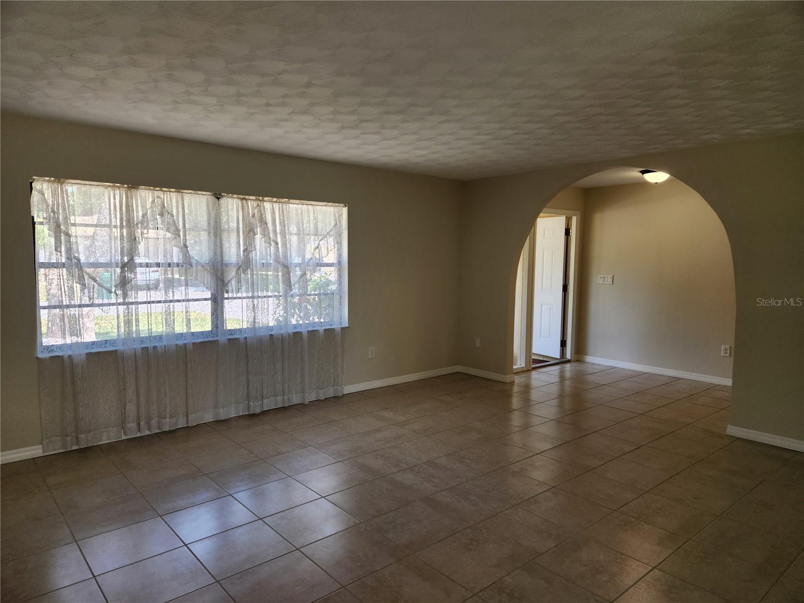 Image 20 of 61 For 21035 Exmore Ave
