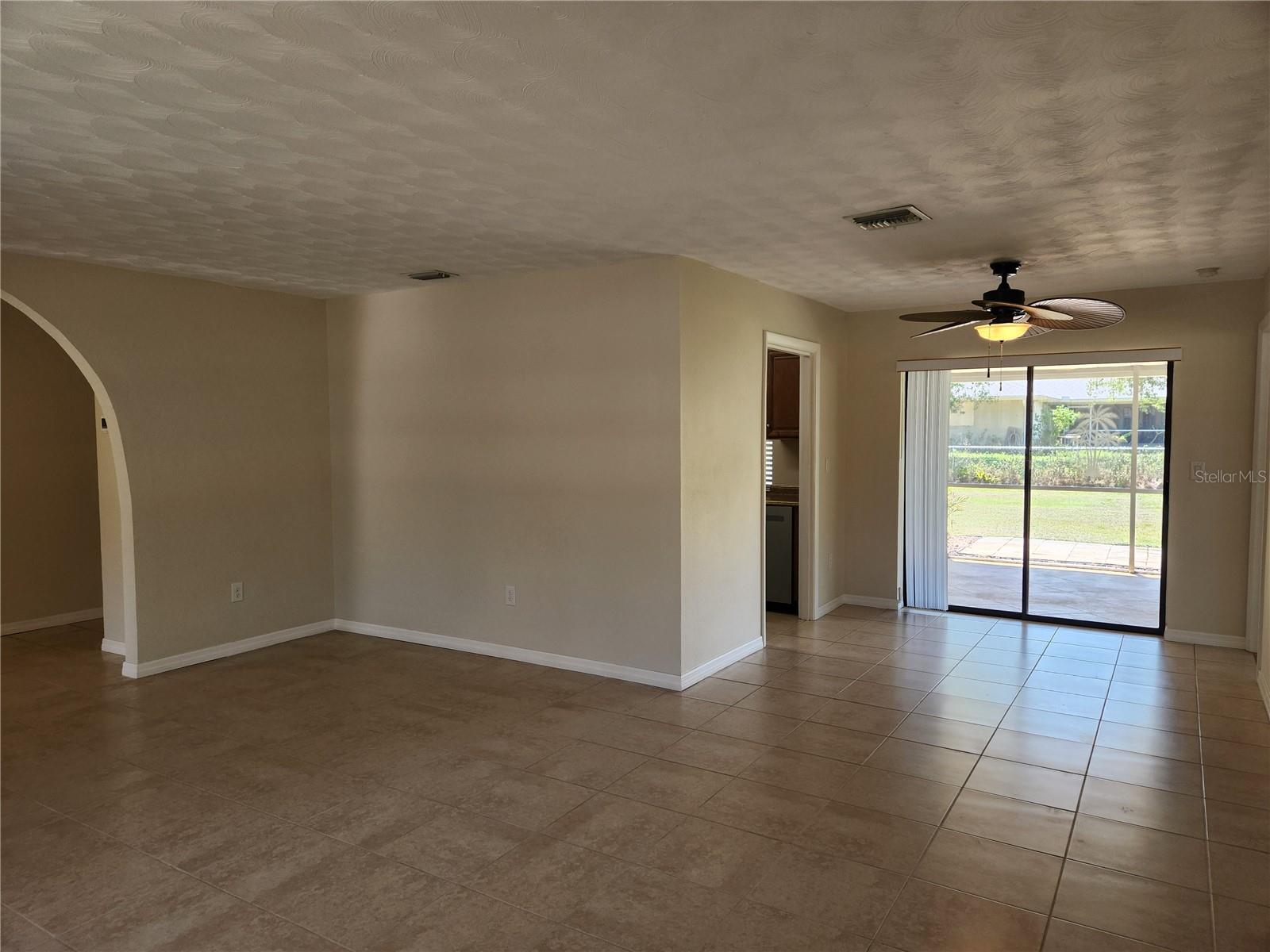 Image 21 of 61 For 21035 Exmore Ave