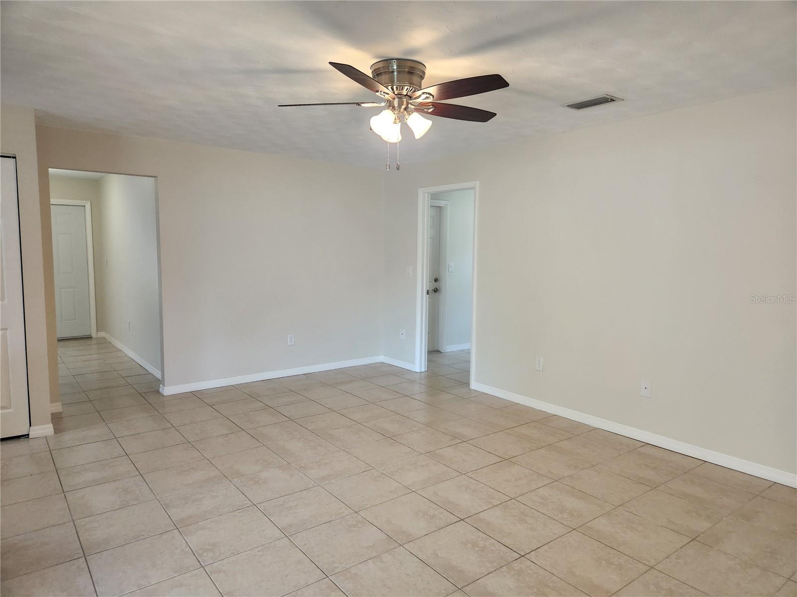 Image 22 of 61 For 21035 Exmore Ave