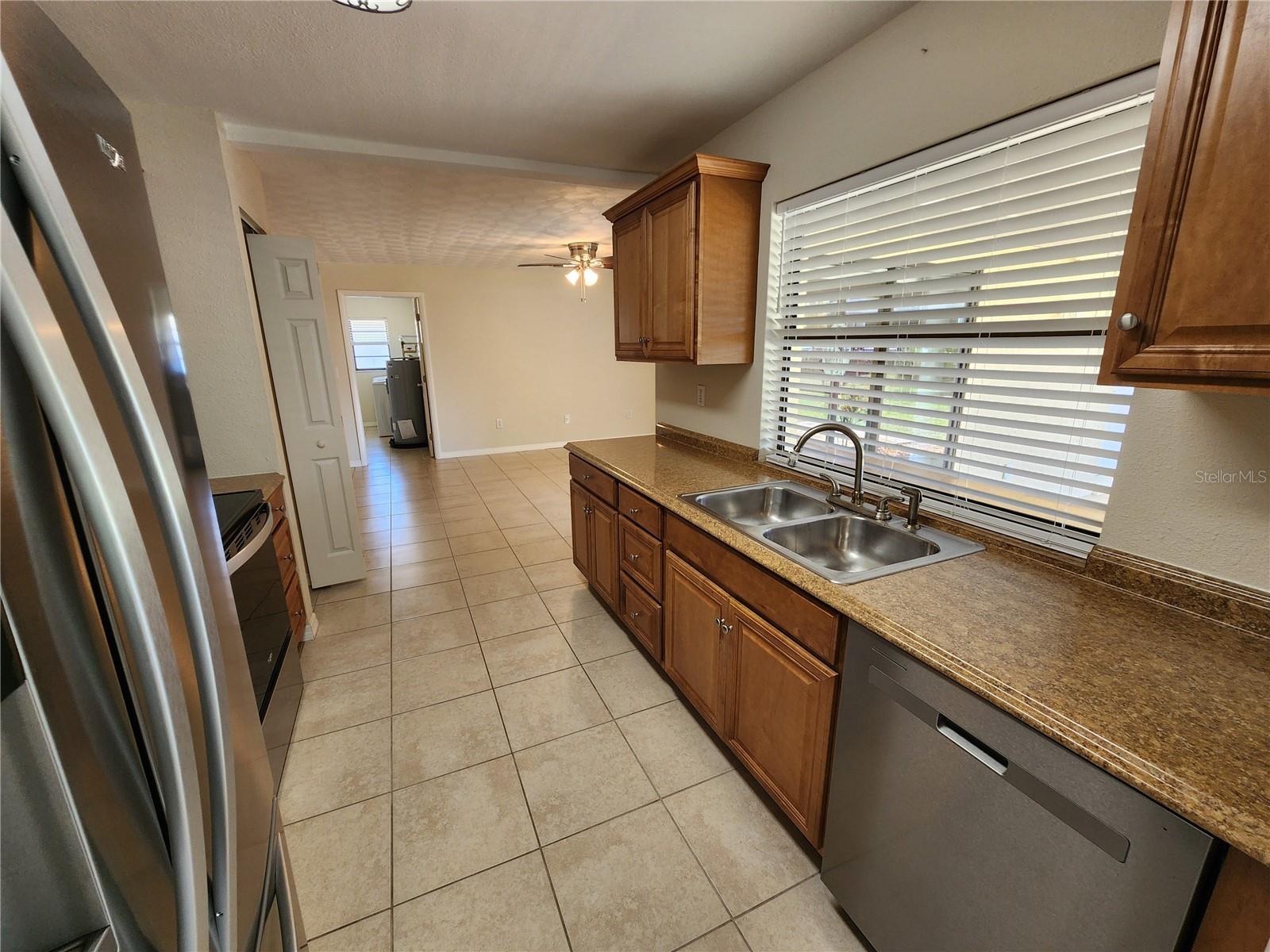 Image 29 of 61 For 21035 Exmore Ave