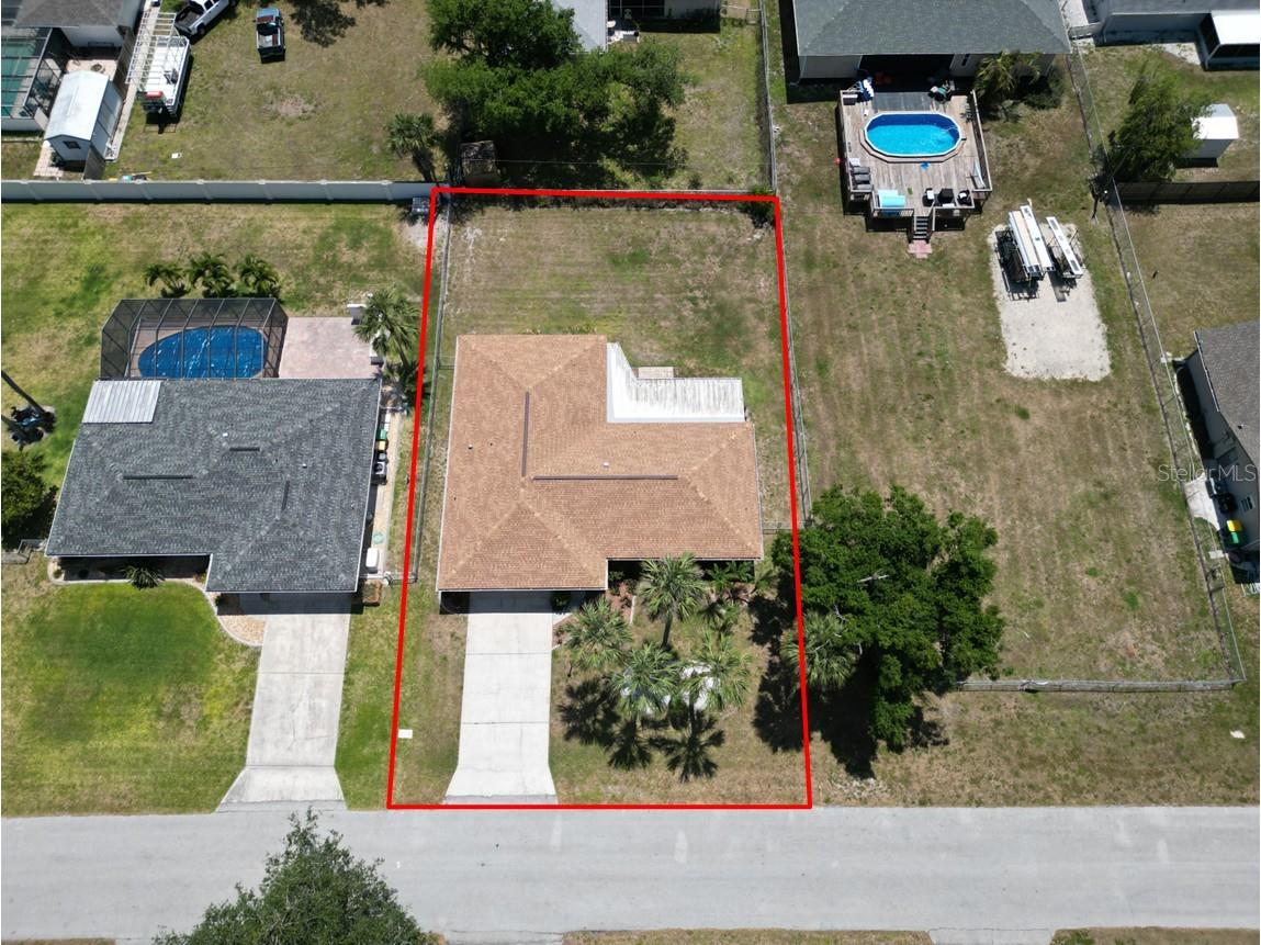 Image 3 of 61 For 21035 Exmore Ave