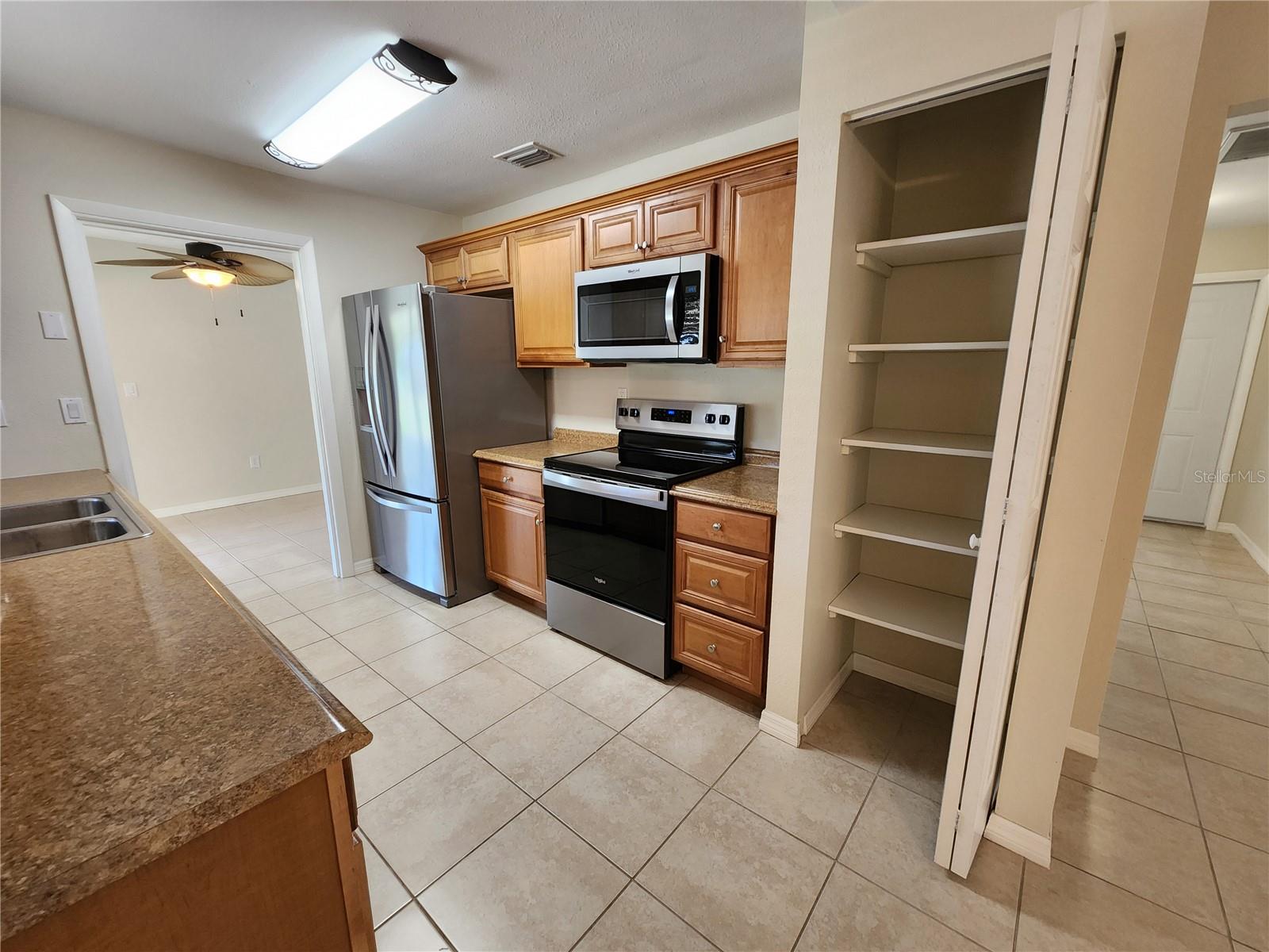 Image 33 of 61 For 21035 Exmore Ave