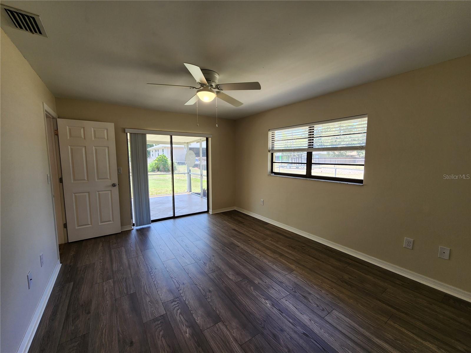 Image 36 of 61 For 21035 Exmore Ave