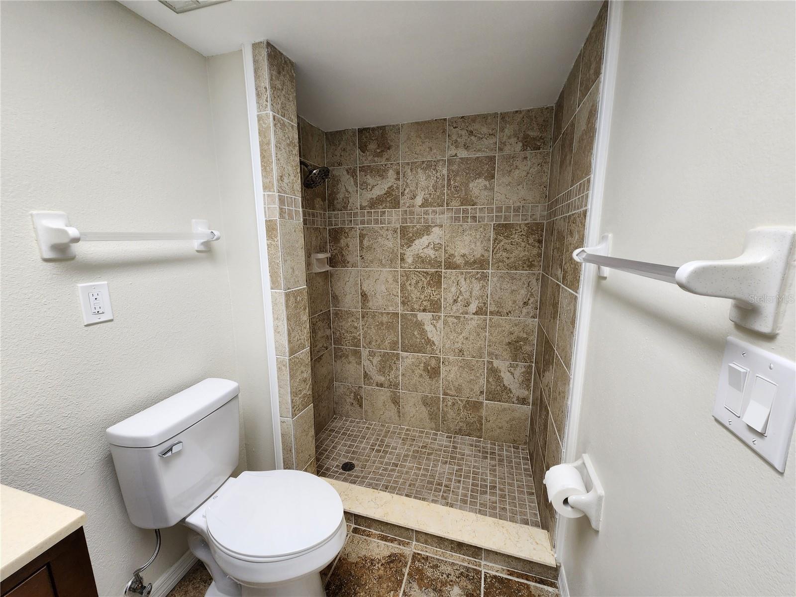 Image 38 of 61 For 21035 Exmore Ave