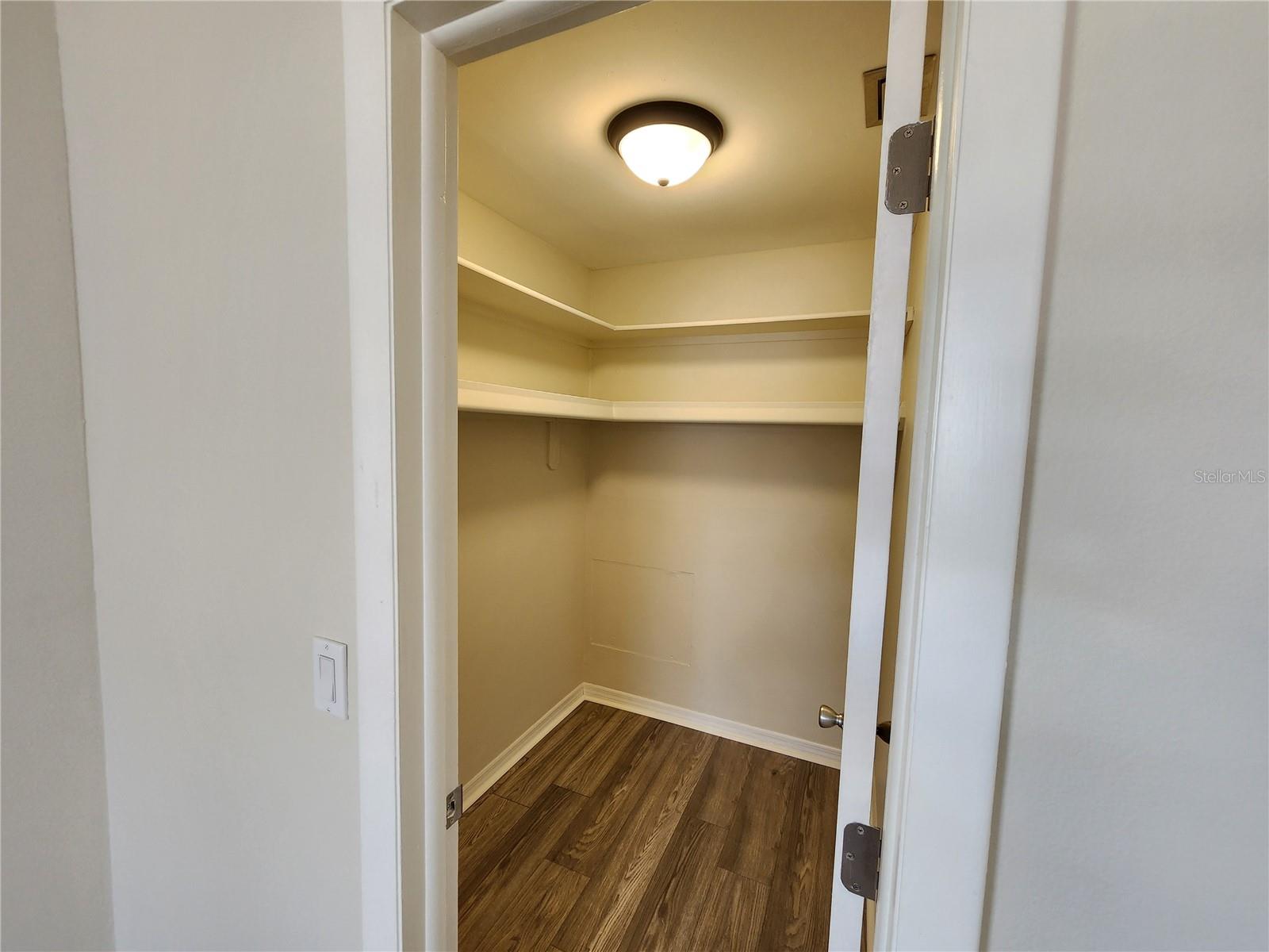 Image 43 of 61 For 21035 Exmore Ave