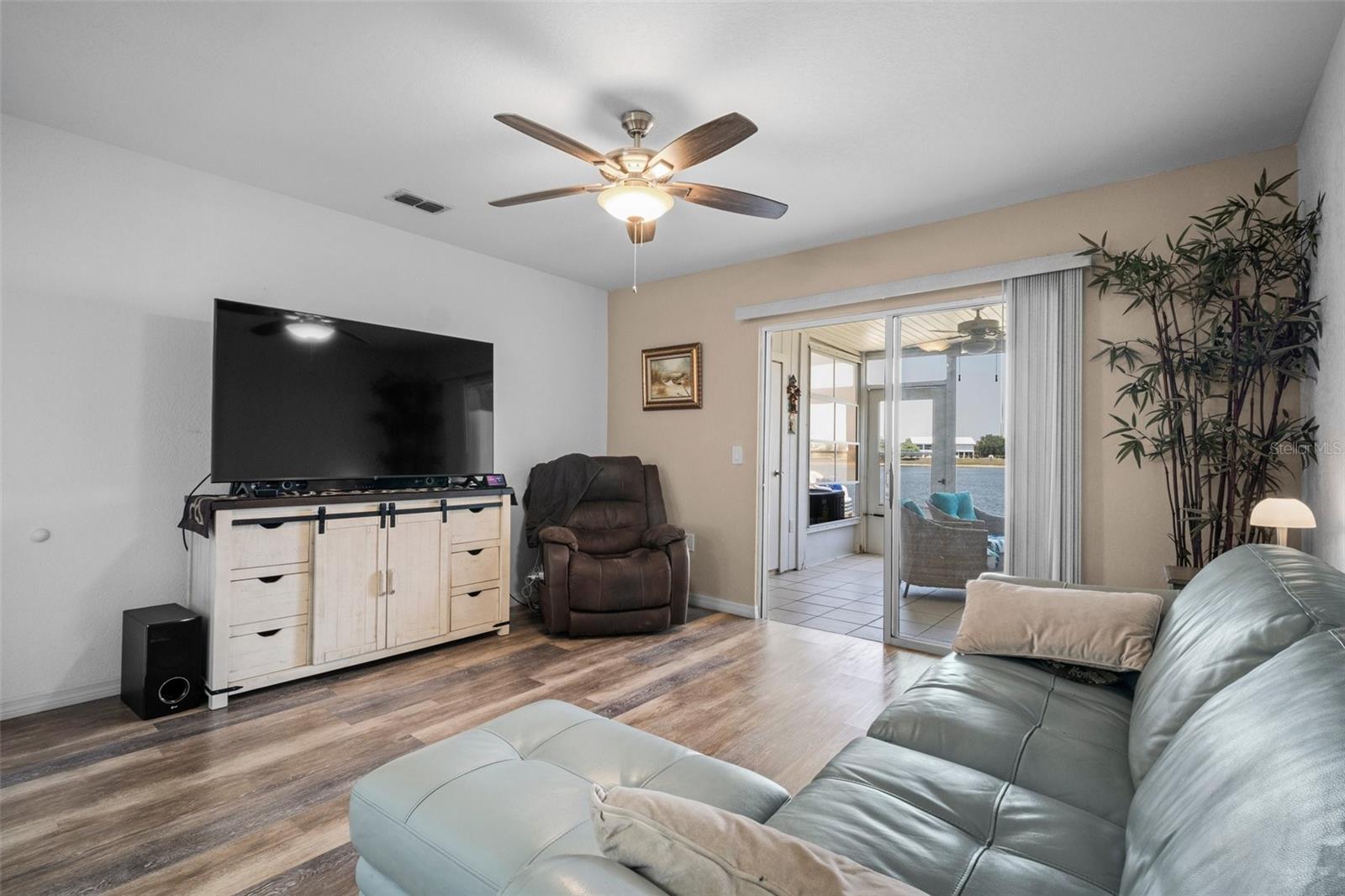Image 10 of 35 For 26290 Rampart Boulevard D