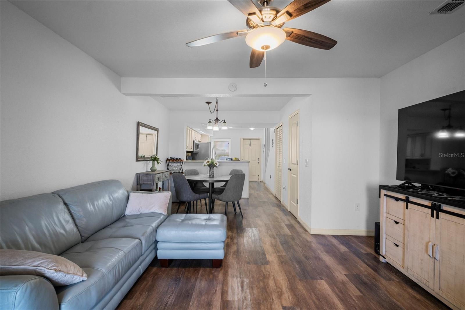 Image 11 of 35 For 26290 Rampart Boulevard D