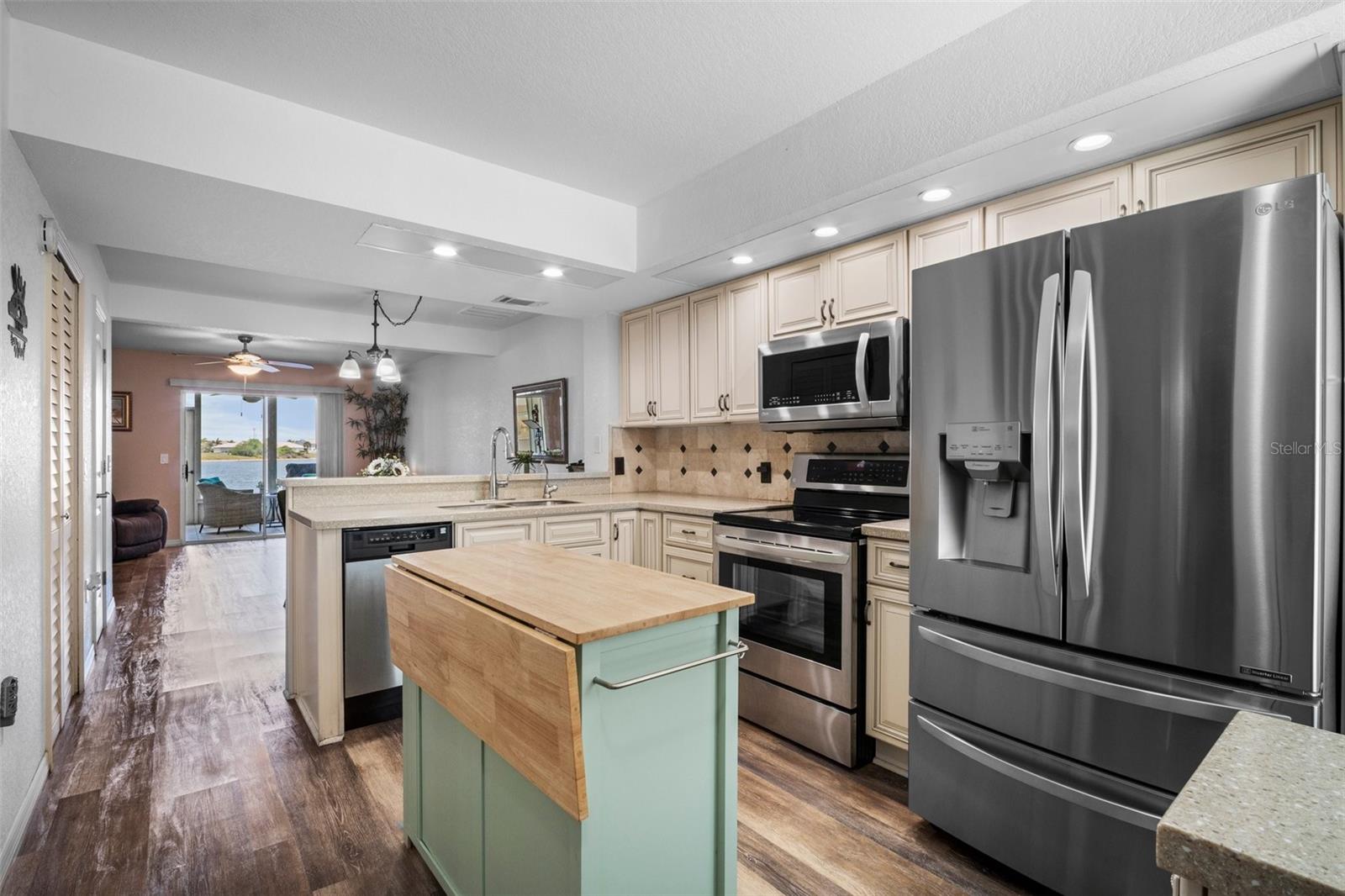 Image 16 of 35 For 26290 Rampart Boulevard D