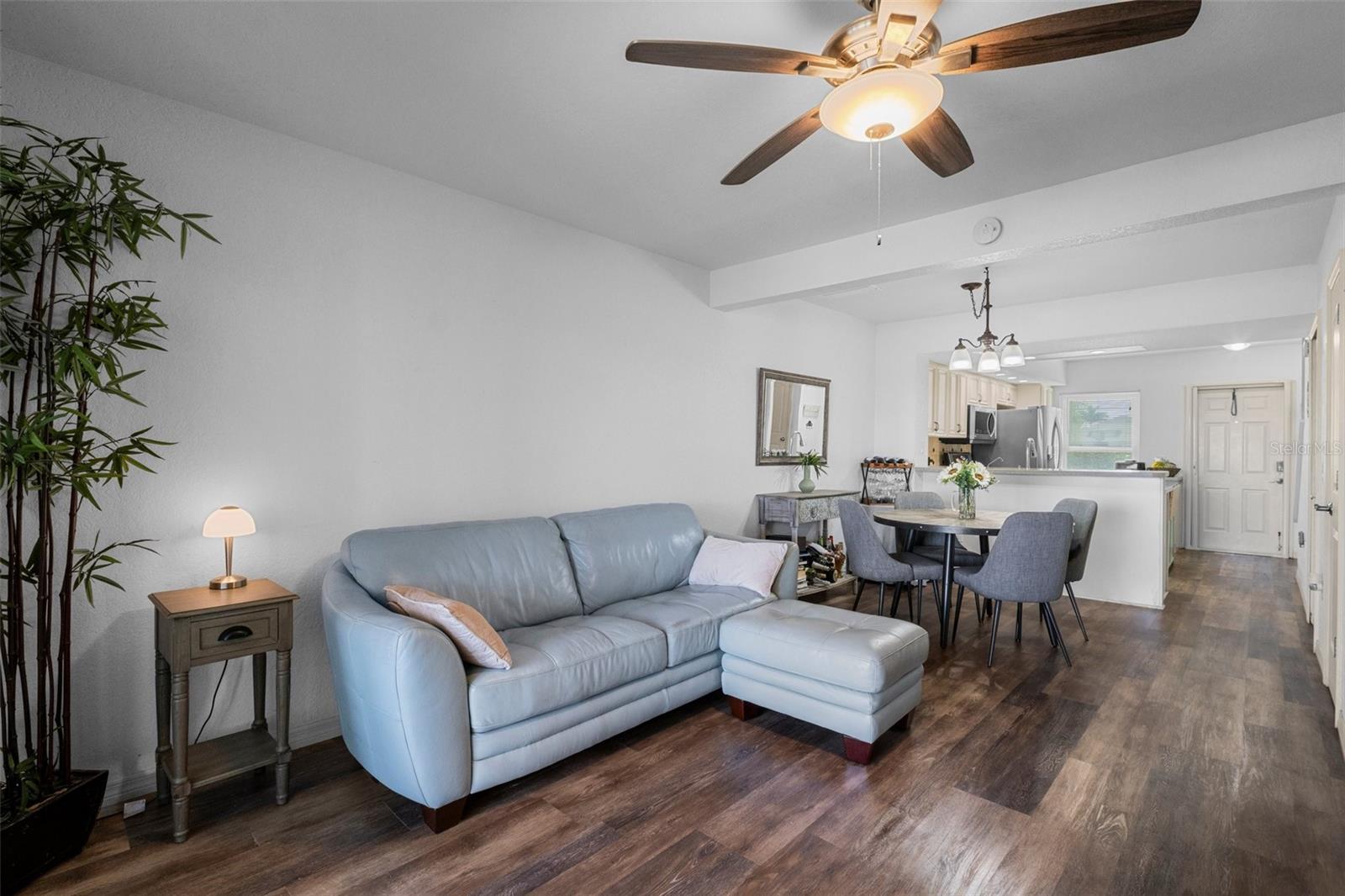 Image 6 of 35 For 26290 Rampart Boulevard D