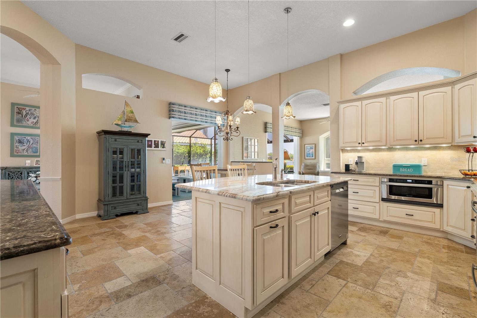 Image 33 of 71 For 13761 Long Lake Lane