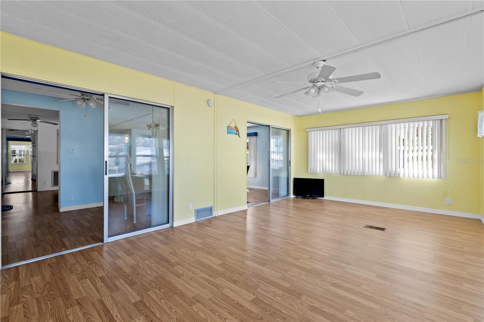 Image 9 of 42 For 201 Carriage Lane