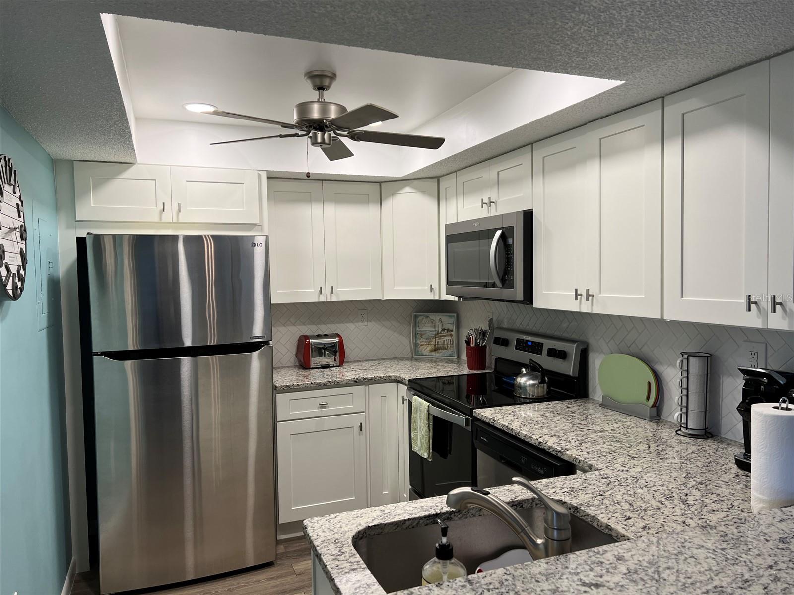 Image 4 of 39 For 21405 Olean Boulevard 531