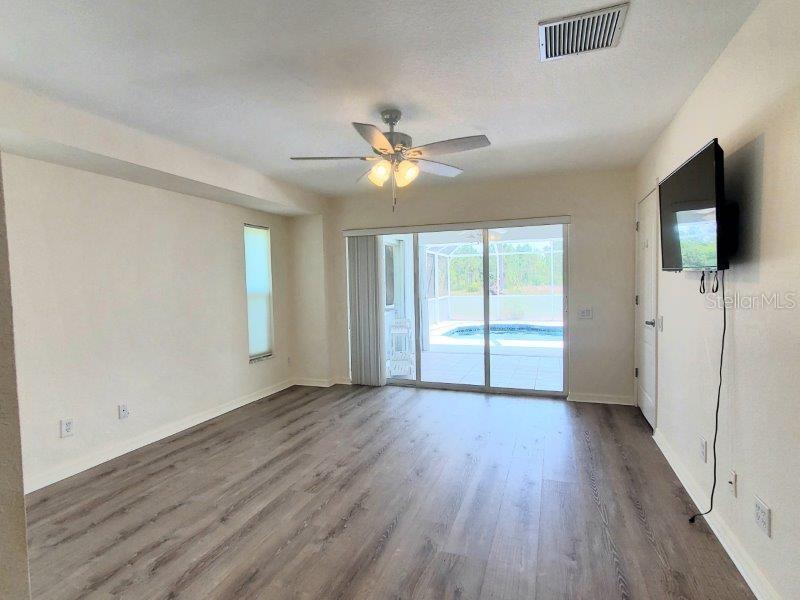 Image 11 of 33 For 26070 Ocelot Lane