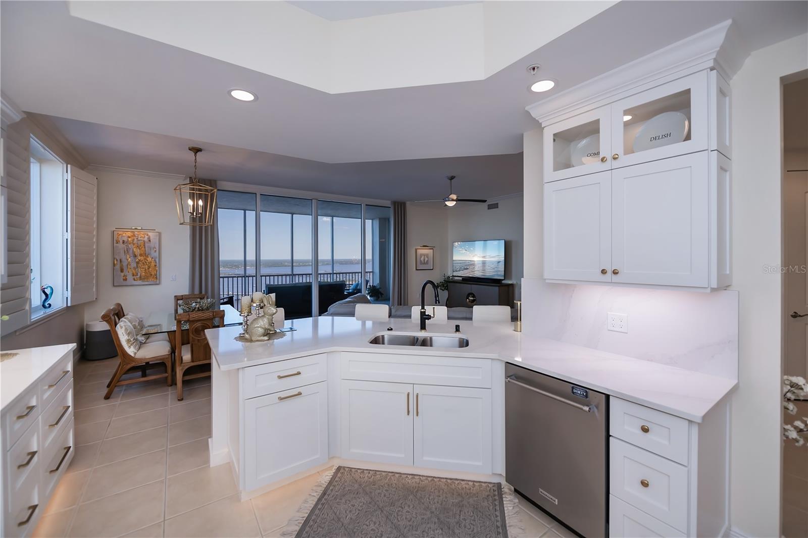 Image 25 of 74 For 2104 1st Street 3103