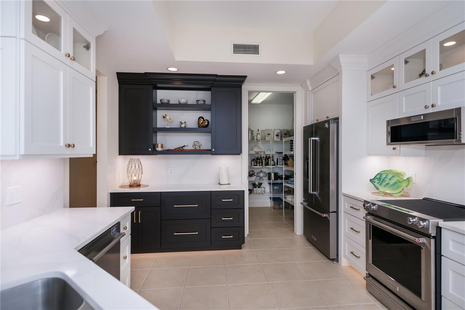 Image 26 of 74 For 2104 1st Street 3103