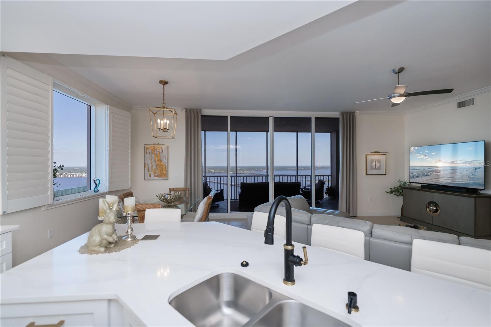 Image 27 of 74 For 2104 1st Street 3103