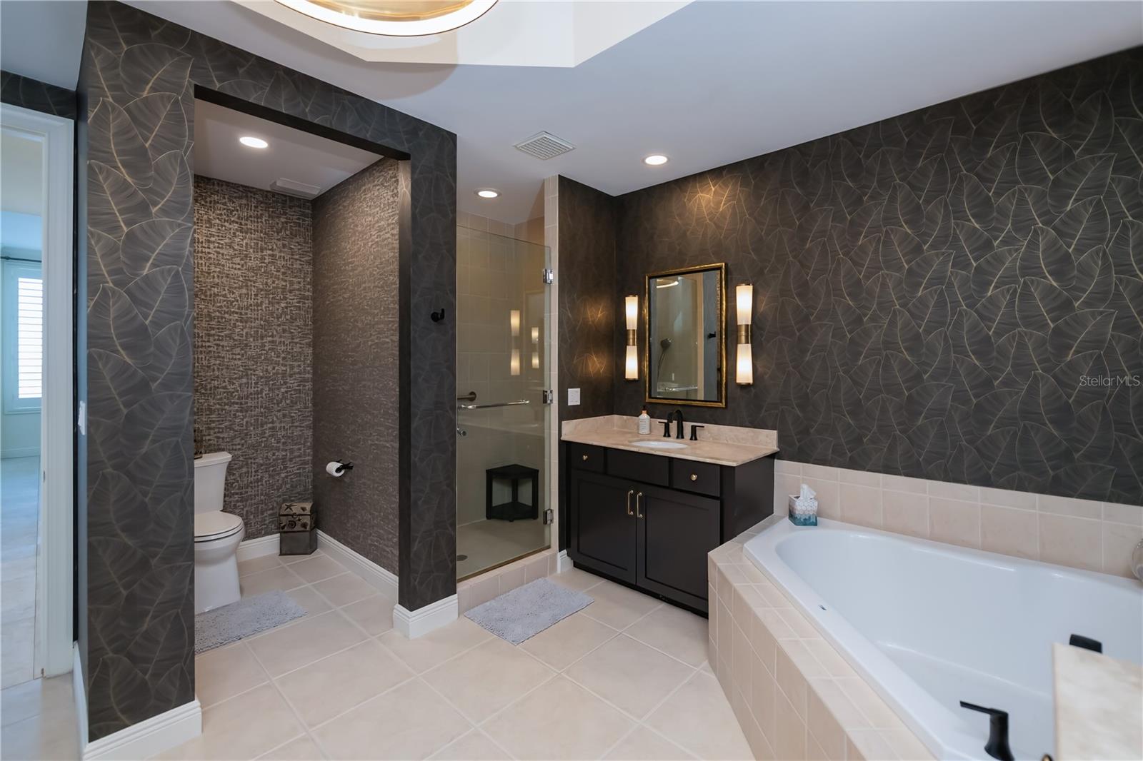 Image 34 of 74 For 2104 1st Street 3103