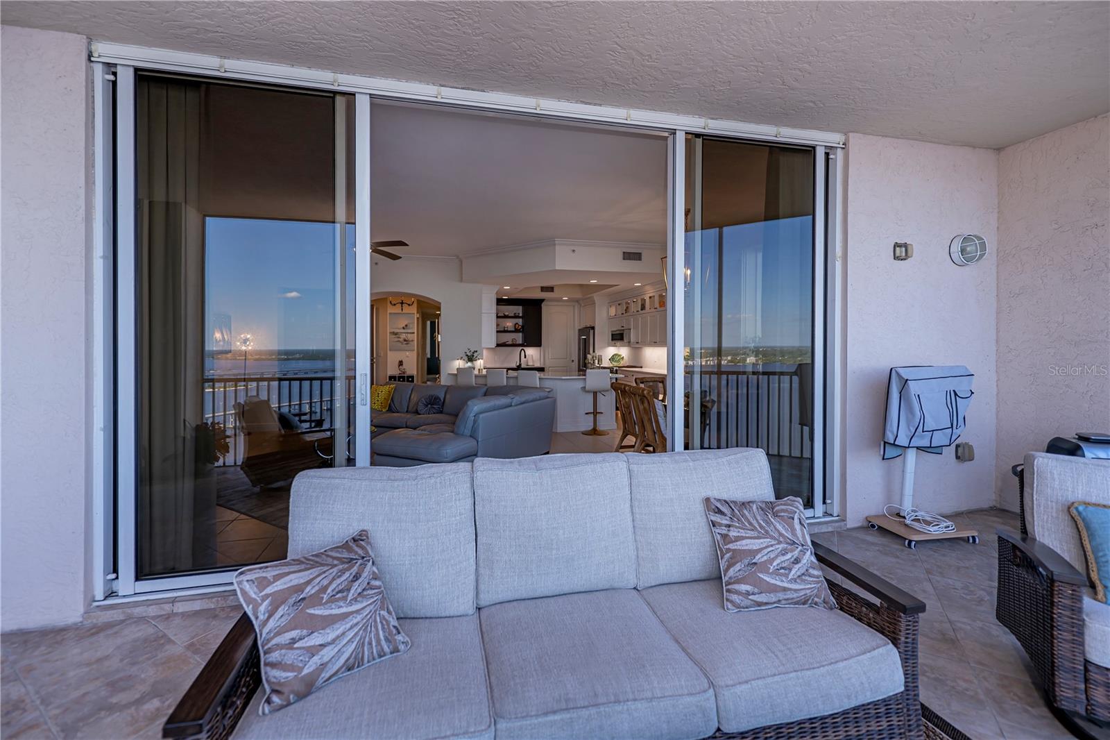 Image 50 of 74 For 2104 1st Street 3103