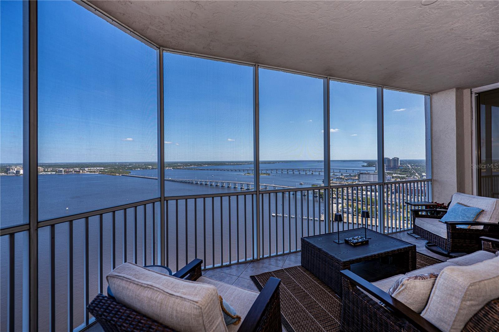 Image 52 of 74 For 2104 1st Street 3103