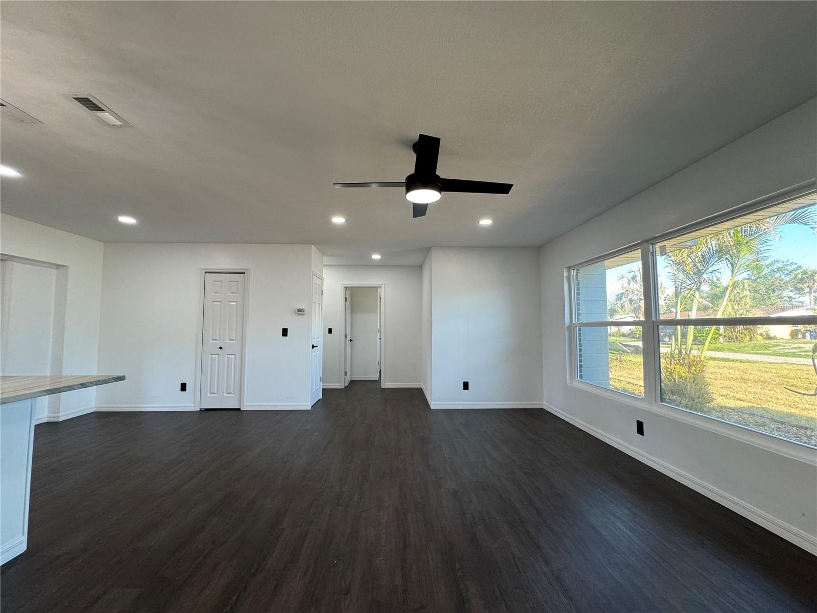 Image 11 of 31 For 426 Magnolia Road