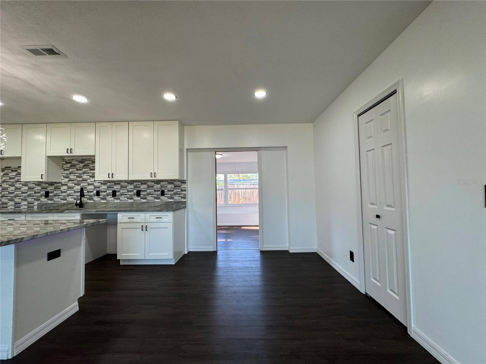 Image 13 of 31 For 426 Magnolia Road
