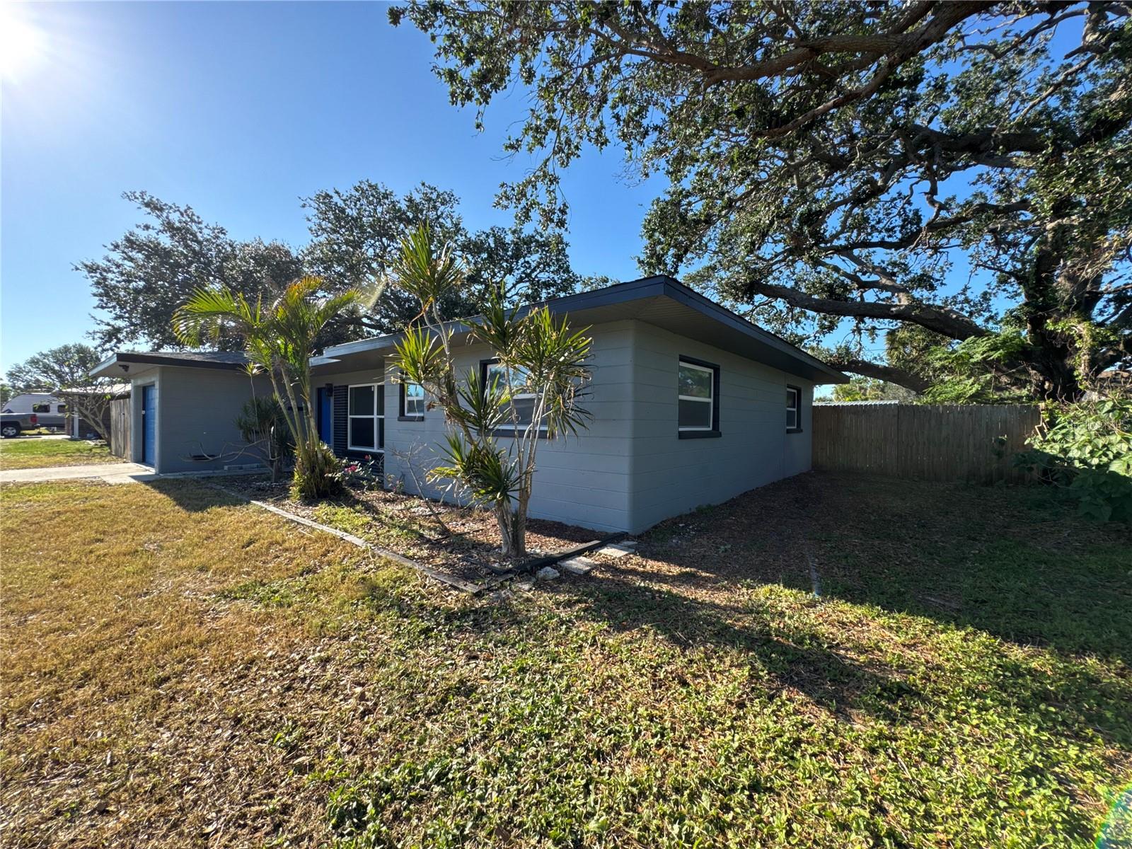 Image 2 of 31 For 426 Magnolia Road