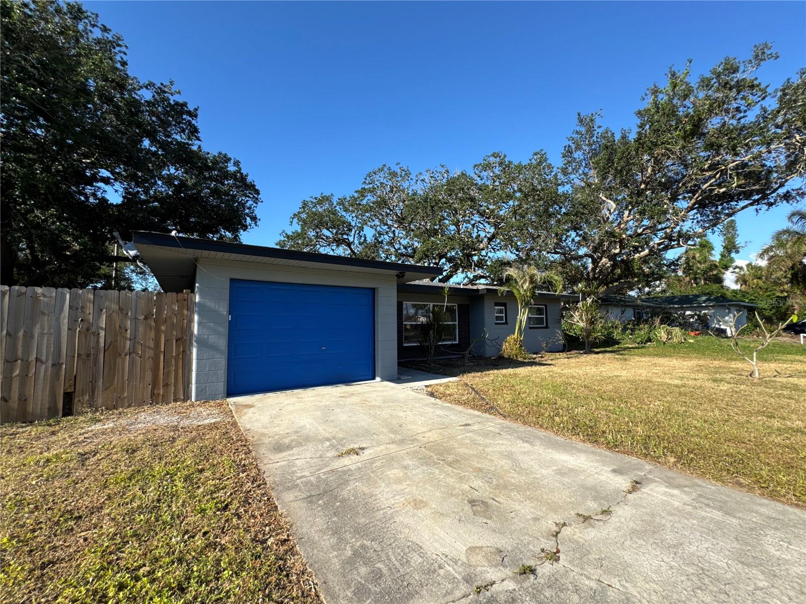 Image 3 of 31 For 426 Magnolia Road