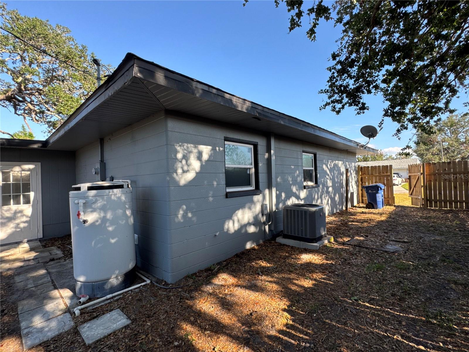 Image 4 of 31 For 426 Magnolia Road