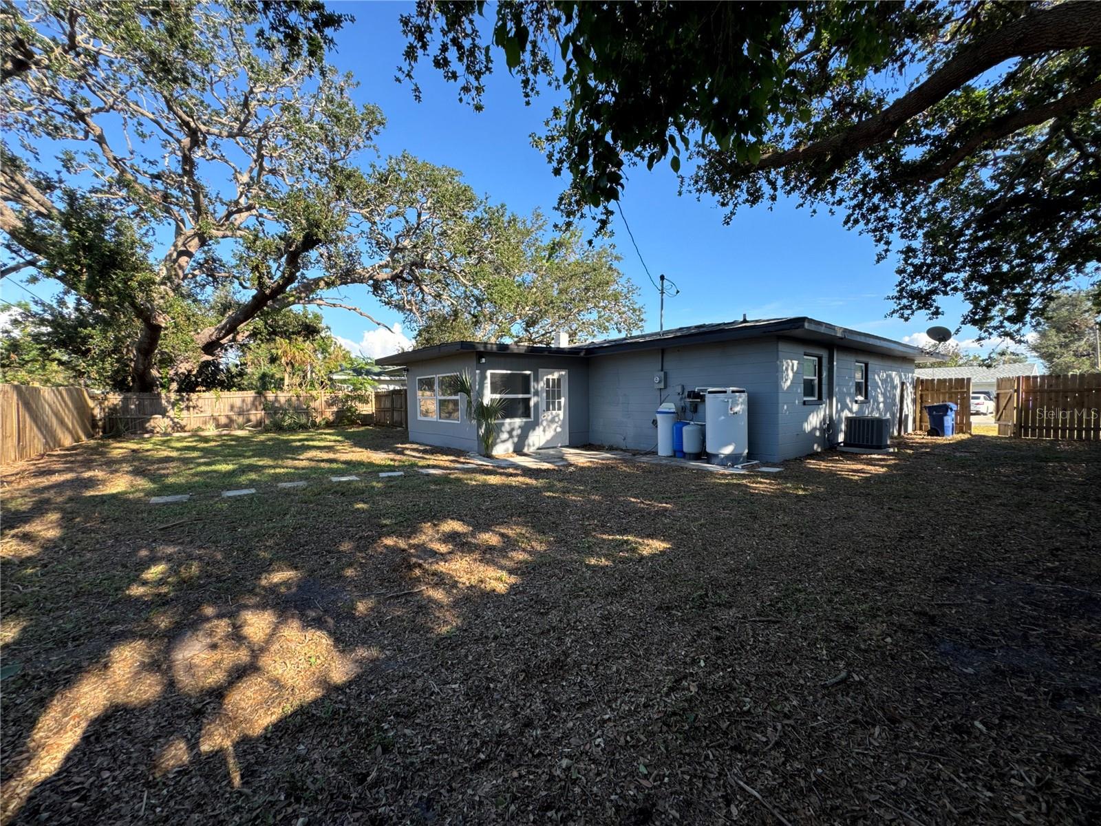 Image 5 of 31 For 426 Magnolia Road