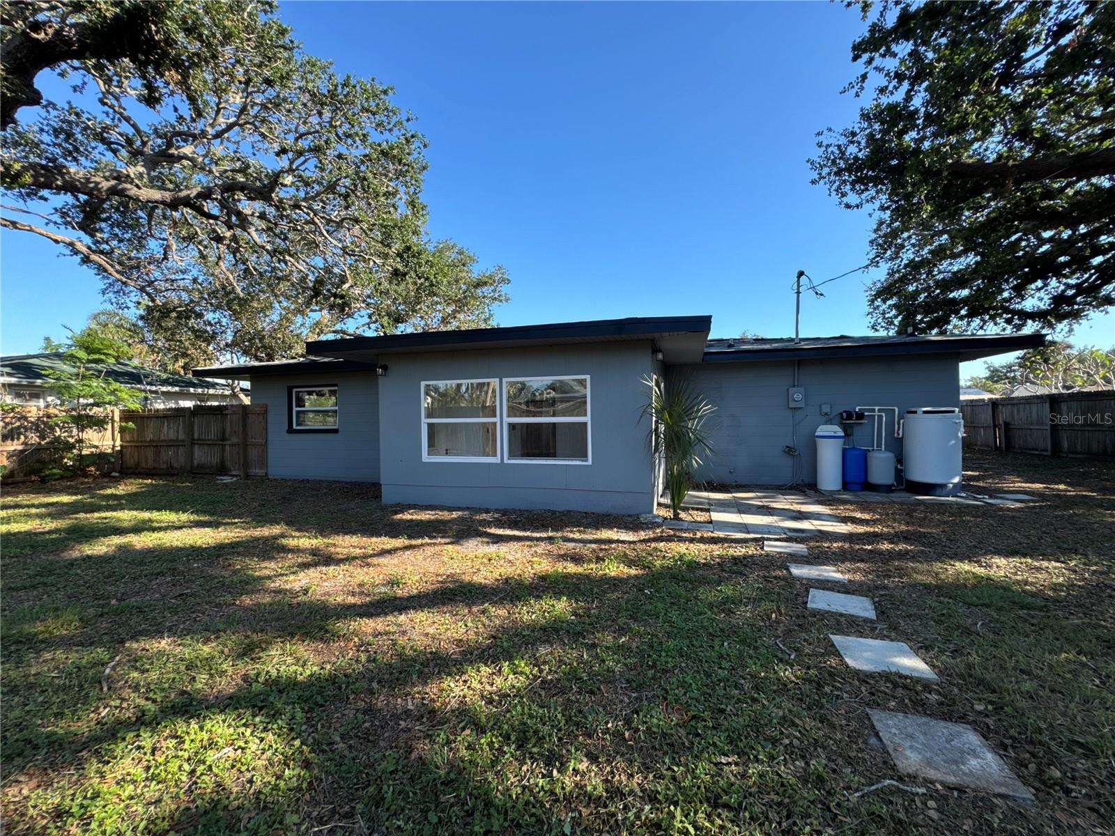 Image 6 of 31 For 426 Magnolia Road