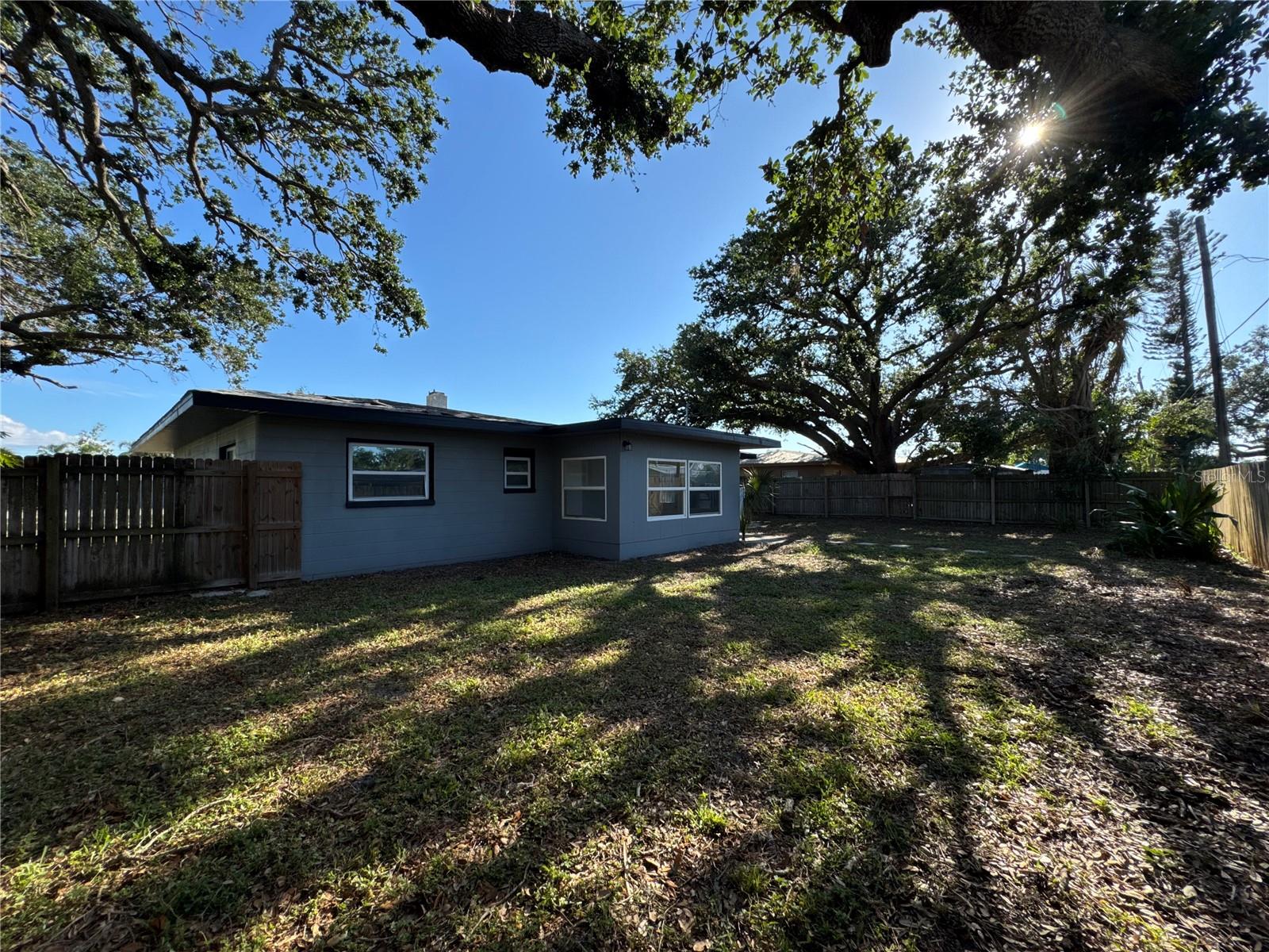 Image 7 of 31 For 426 Magnolia Road