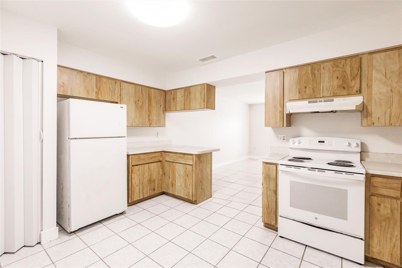 Image 10 of 62 For 1665 Florence Avenue B