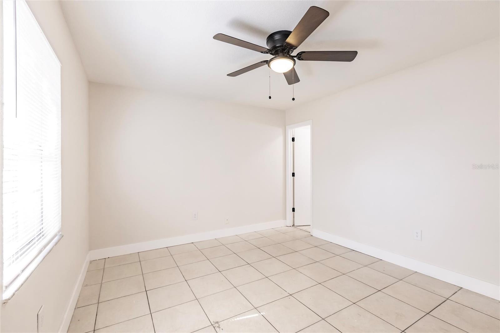 Image 14 of 62 For 1665 Florence Avenue B