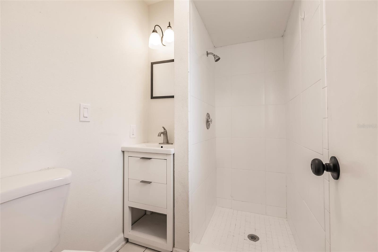 Image 44 of 62 For 1665 Florence Avenue B
