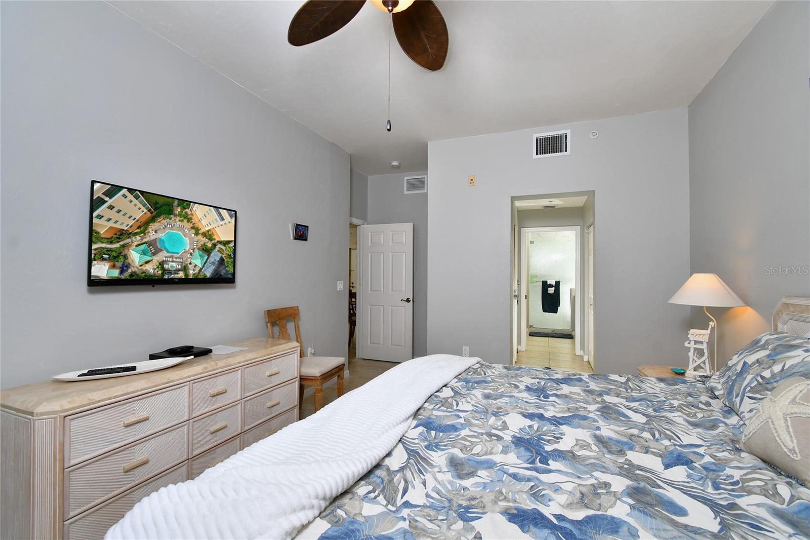 Image 20 of 37 For 2060 Matecumbe Key Road 2102