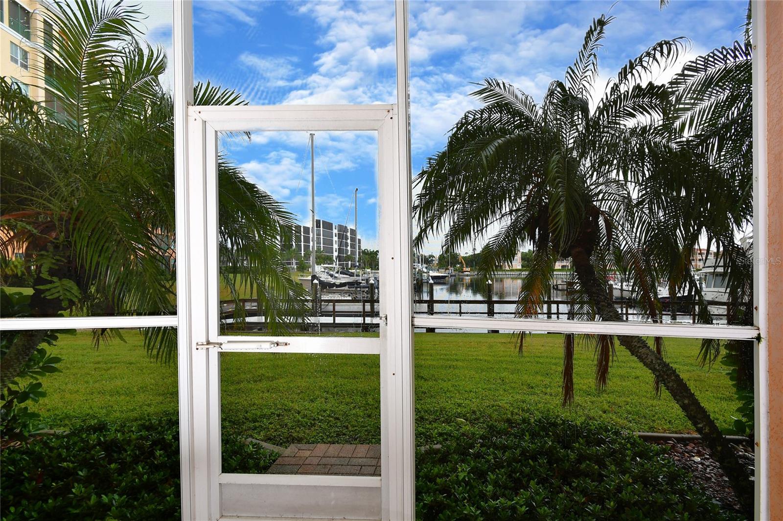 Image 25 of 37 For 2060 Matecumbe Key Road 2102
