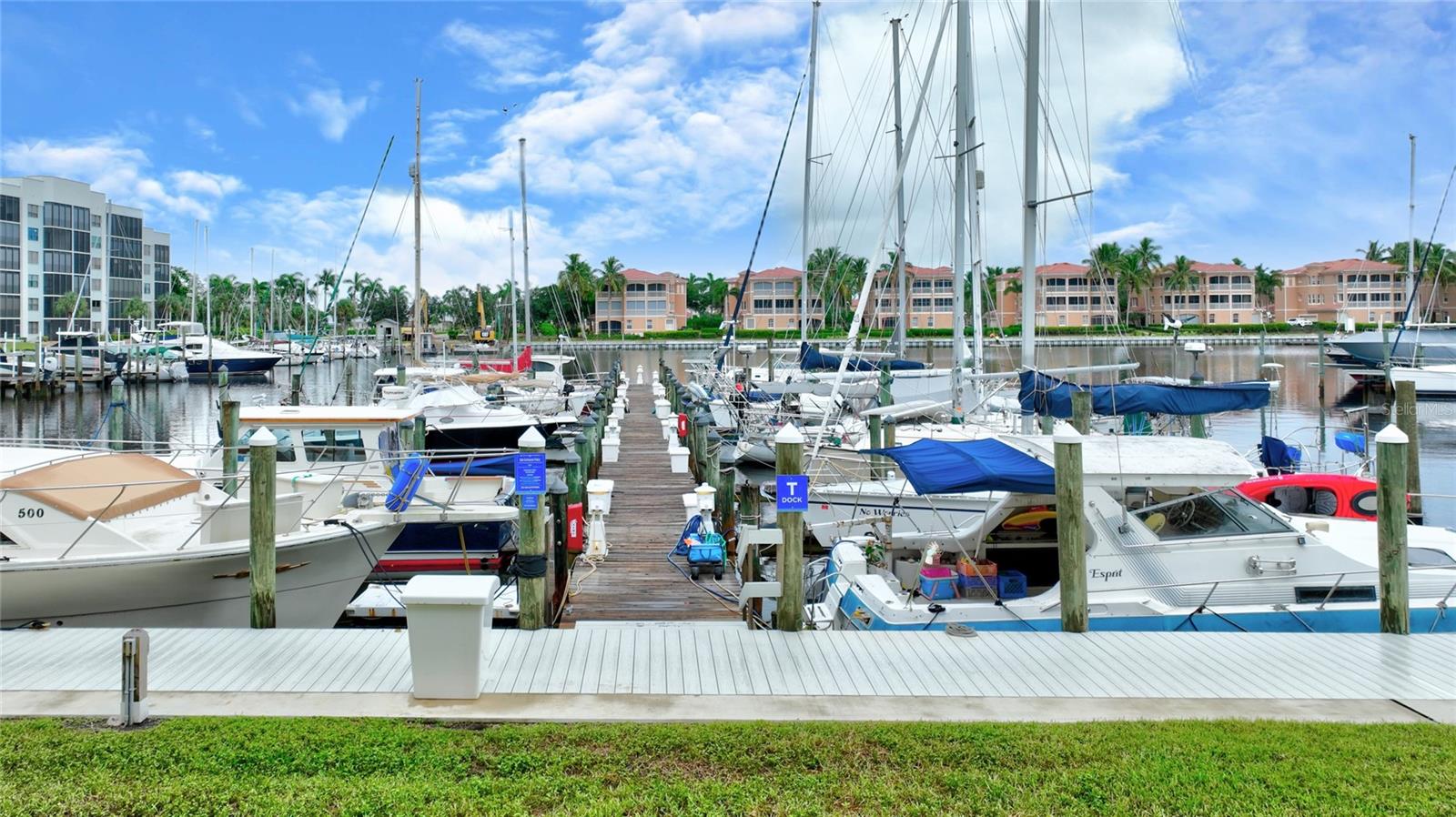 Image 32 of 37 For 2060 Matecumbe Key Road 2102