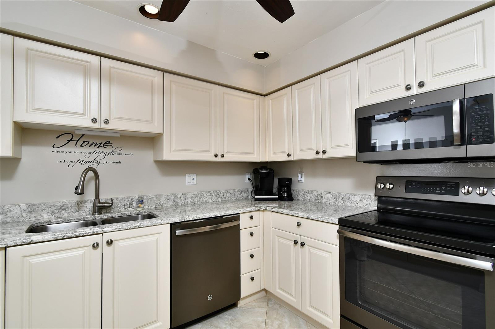 Image 7 of 37 For 2060 Matecumbe Key Road 2102