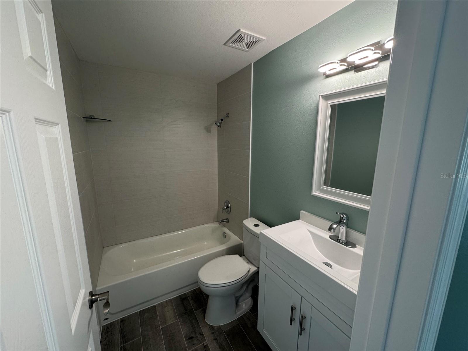 Image 13 of 20 For 1258 Barbara Drive 202