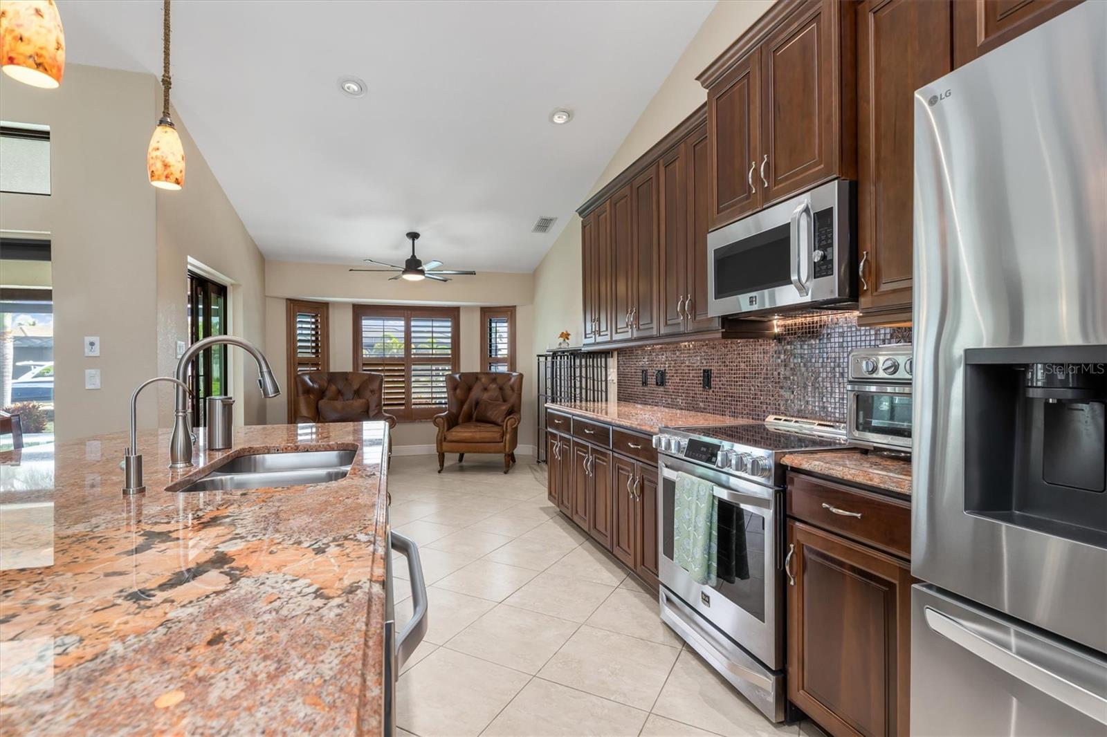 Image 13 of 51 For 340 Belaire Court