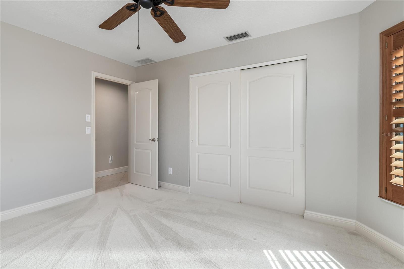 Image 27 of 51 For 340 Belaire Court