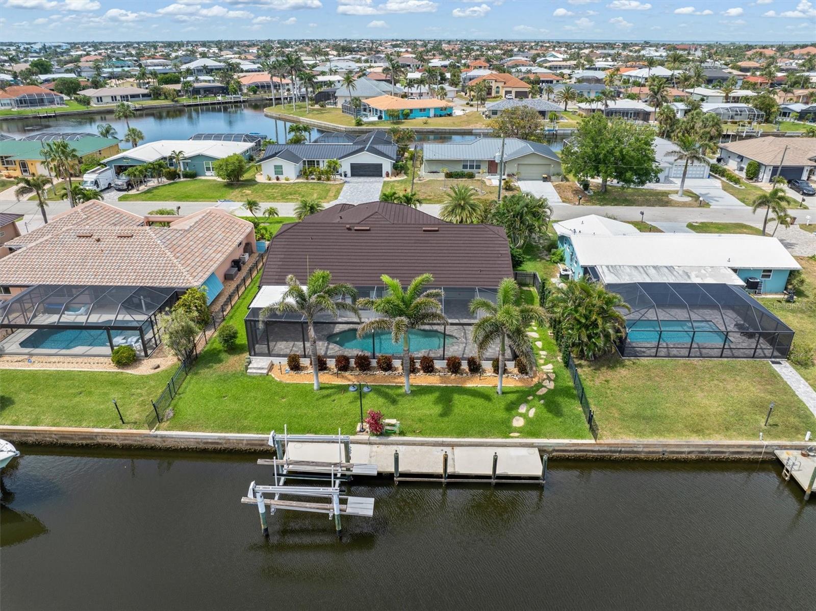 Image 4 of 51 For 340 Belaire Court