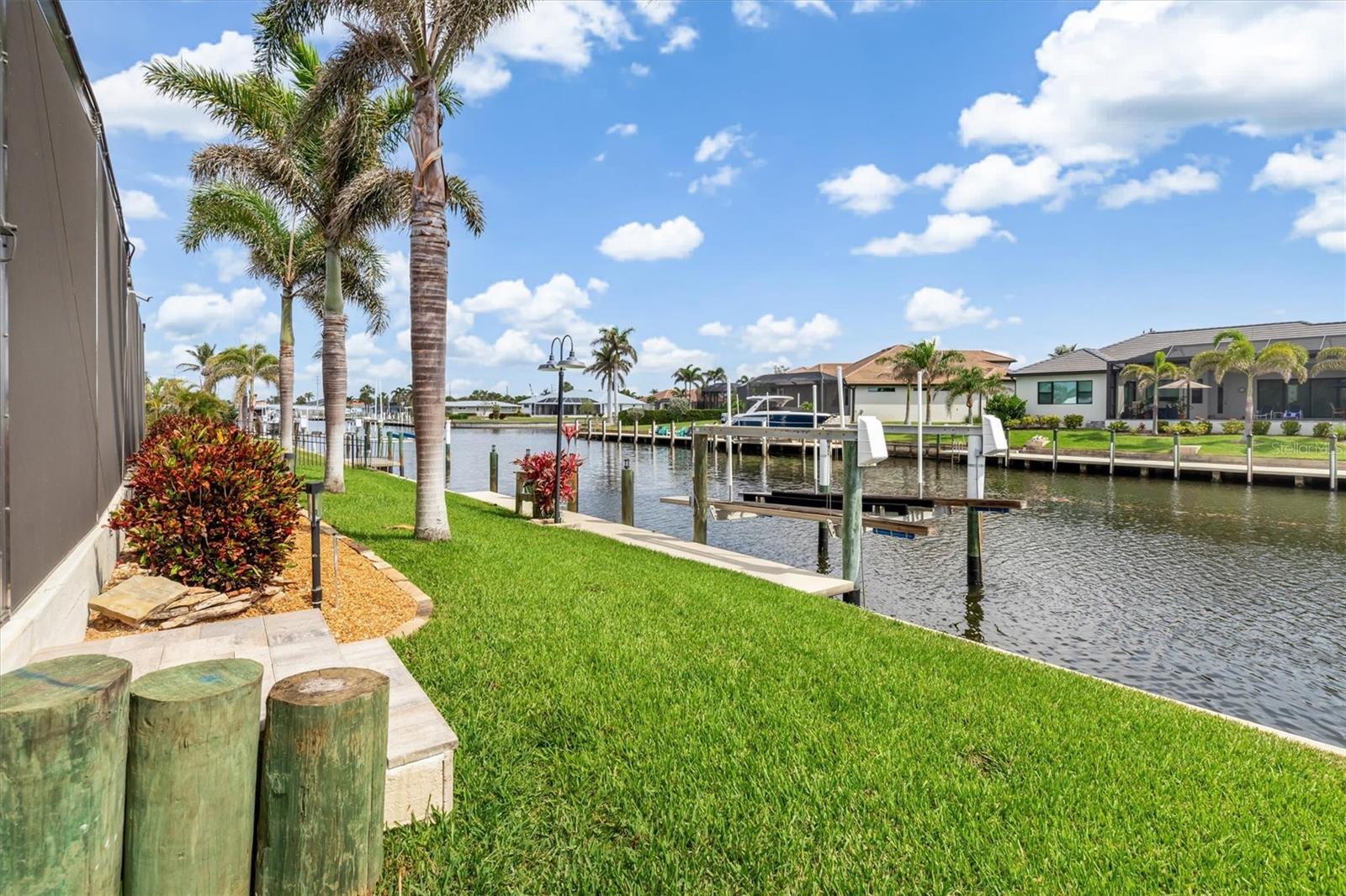 Image 41 of 51 For 340 Belaire Court