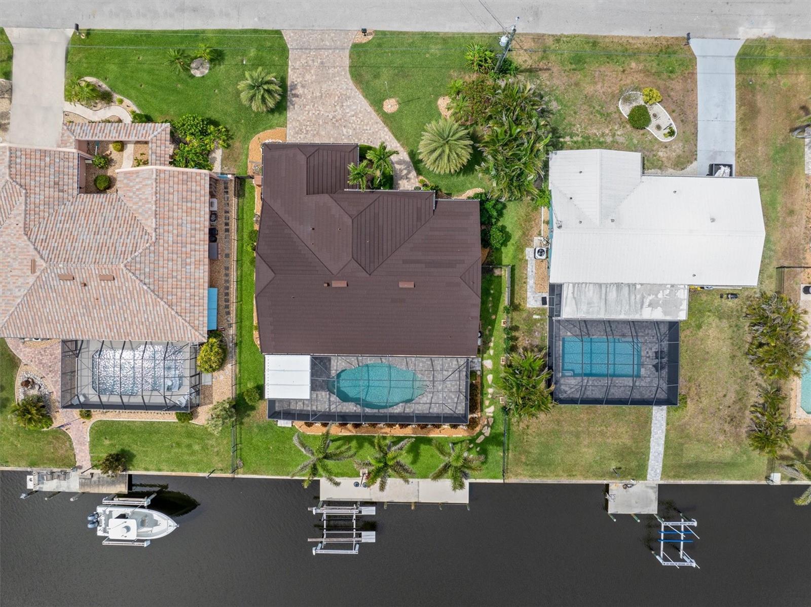 Image 42 of 51 For 340 Belaire Court