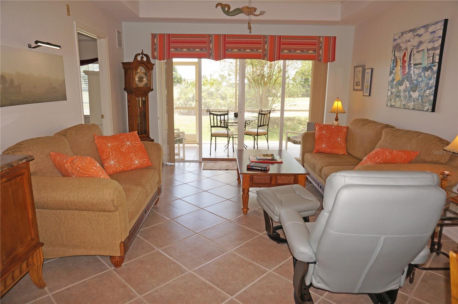 Image 14 of 53 For 1295 Saxony Circle 2101