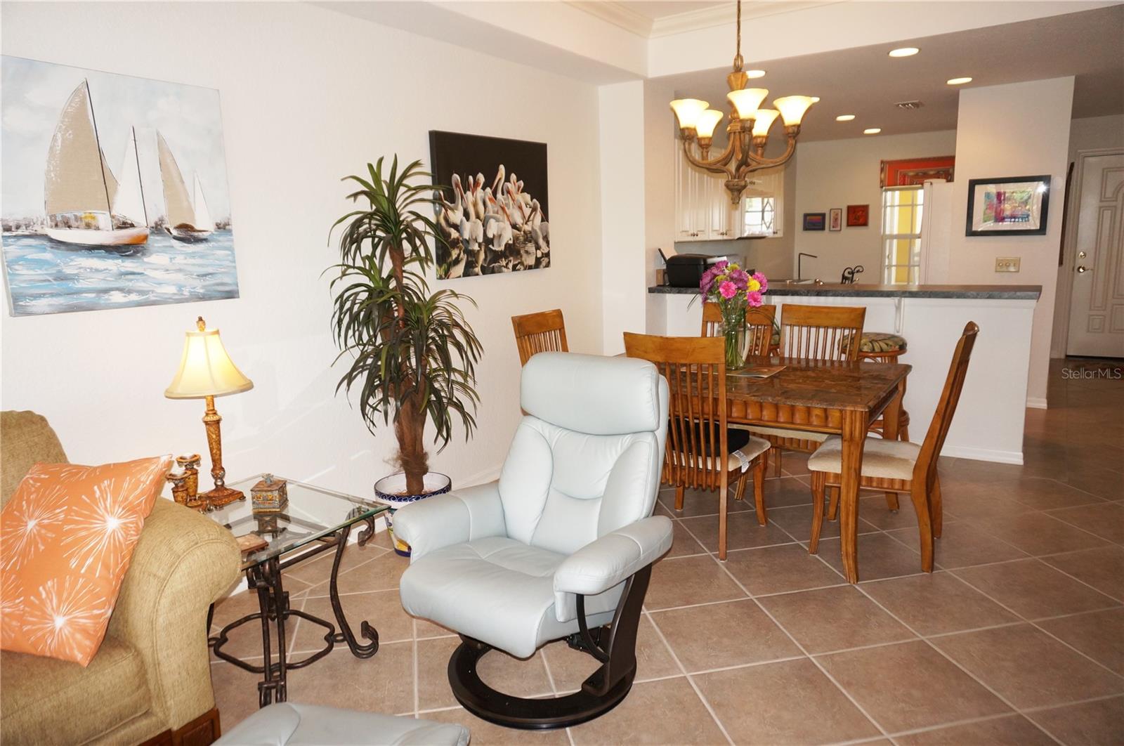 Image 15 of 53 For 1295 Saxony Circle 2101