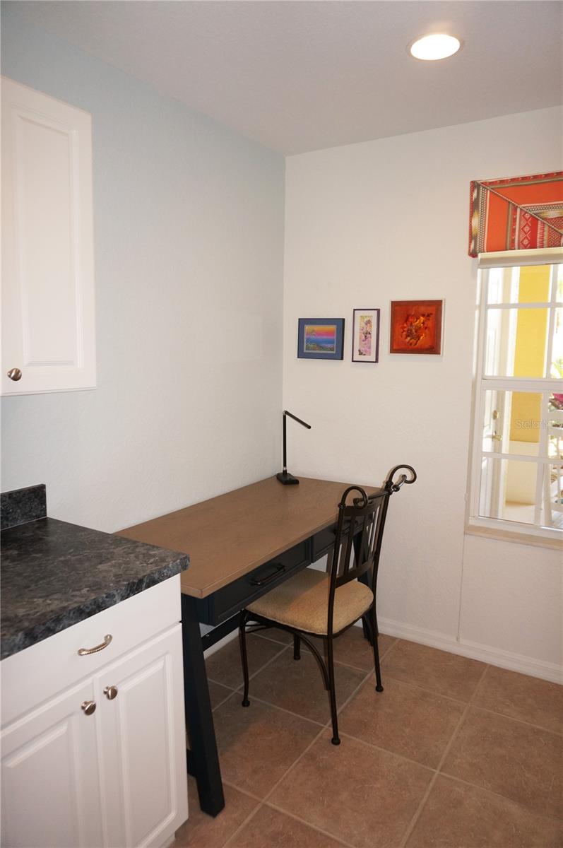 Image 25 of 53 For 1295 Saxony Circle 2101