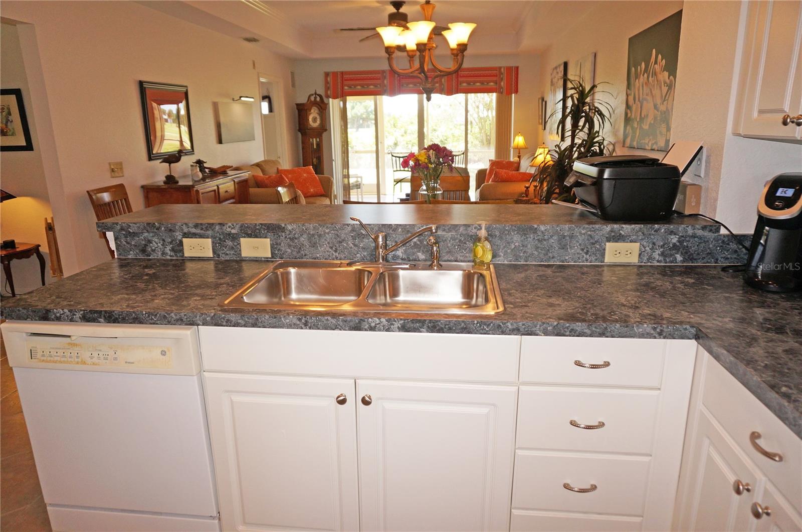 Image 26 of 53 For 1295 Saxony Circle 2101