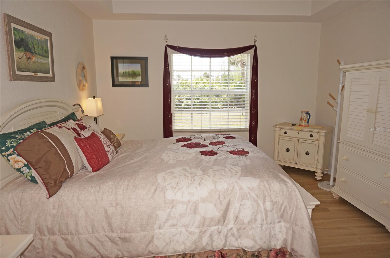 Image 33 of 53 For 1295 Saxony Circle 2101