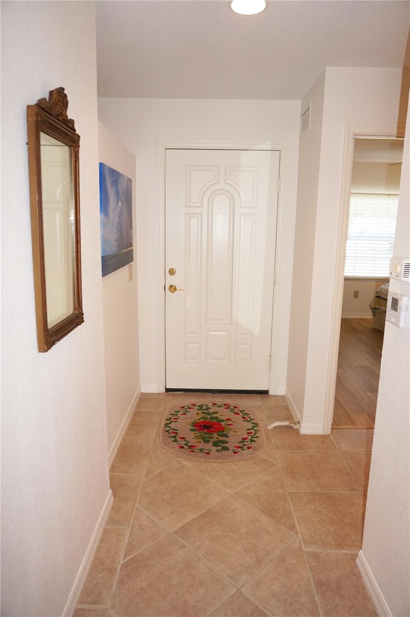 Image 5 of 53 For 1295 Saxony Circle 2101